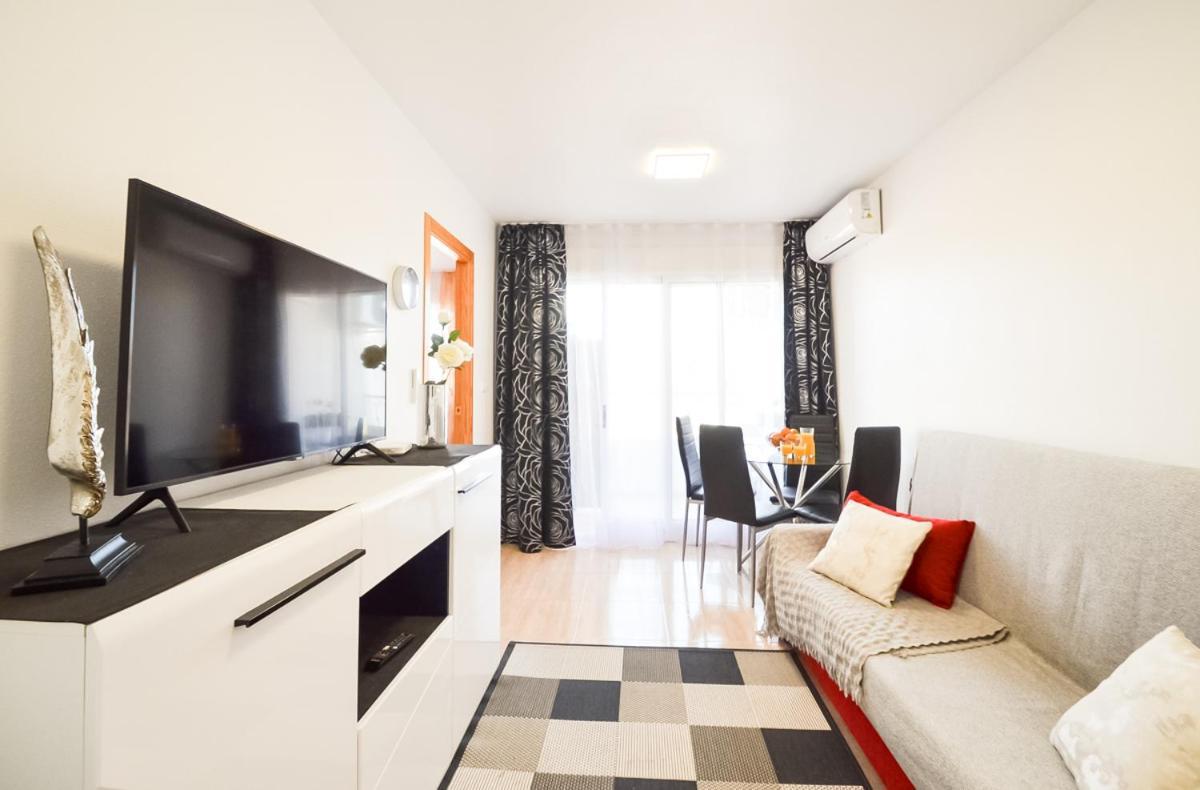 Schoene Wohnung Mit Pool , Wi-Fi Und Privat Garage Torrevieja Ngoại thất bức ảnh
