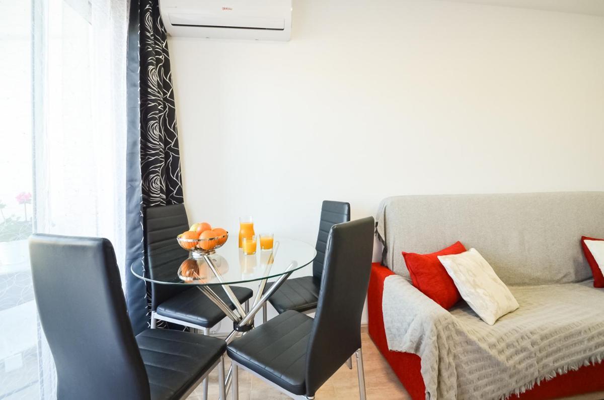 Schoene Wohnung Mit Pool , Wi-Fi Und Privat Garage Torrevieja Ngoại thất bức ảnh