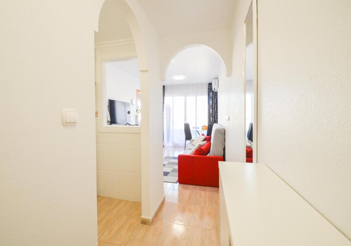 Schoene Wohnung Mit Pool , Wi-Fi Und Privat Garage Torrevieja Ngoại thất bức ảnh