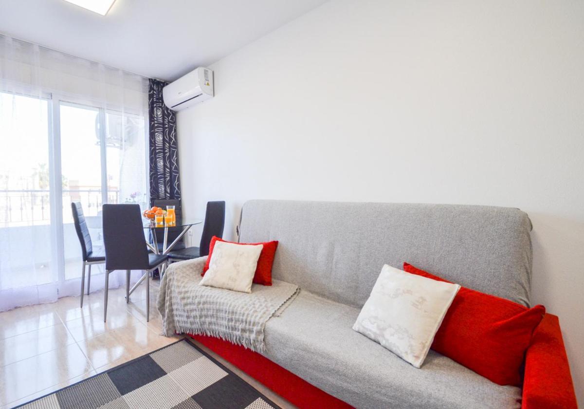 Schoene Wohnung Mit Pool , Wi-Fi Und Privat Garage Torrevieja Ngoại thất bức ảnh