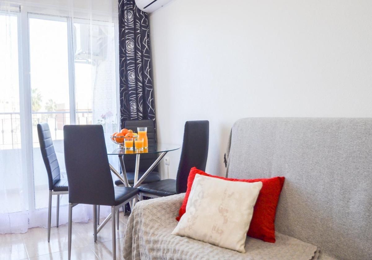Schoene Wohnung Mit Pool , Wi-Fi Und Privat Garage Torrevieja Ngoại thất bức ảnh