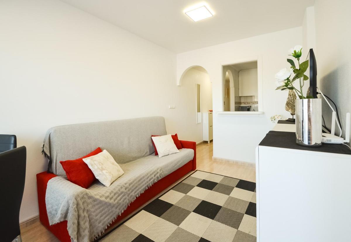 Schoene Wohnung Mit Pool , Wi-Fi Und Privat Garage Torrevieja Ngoại thất bức ảnh