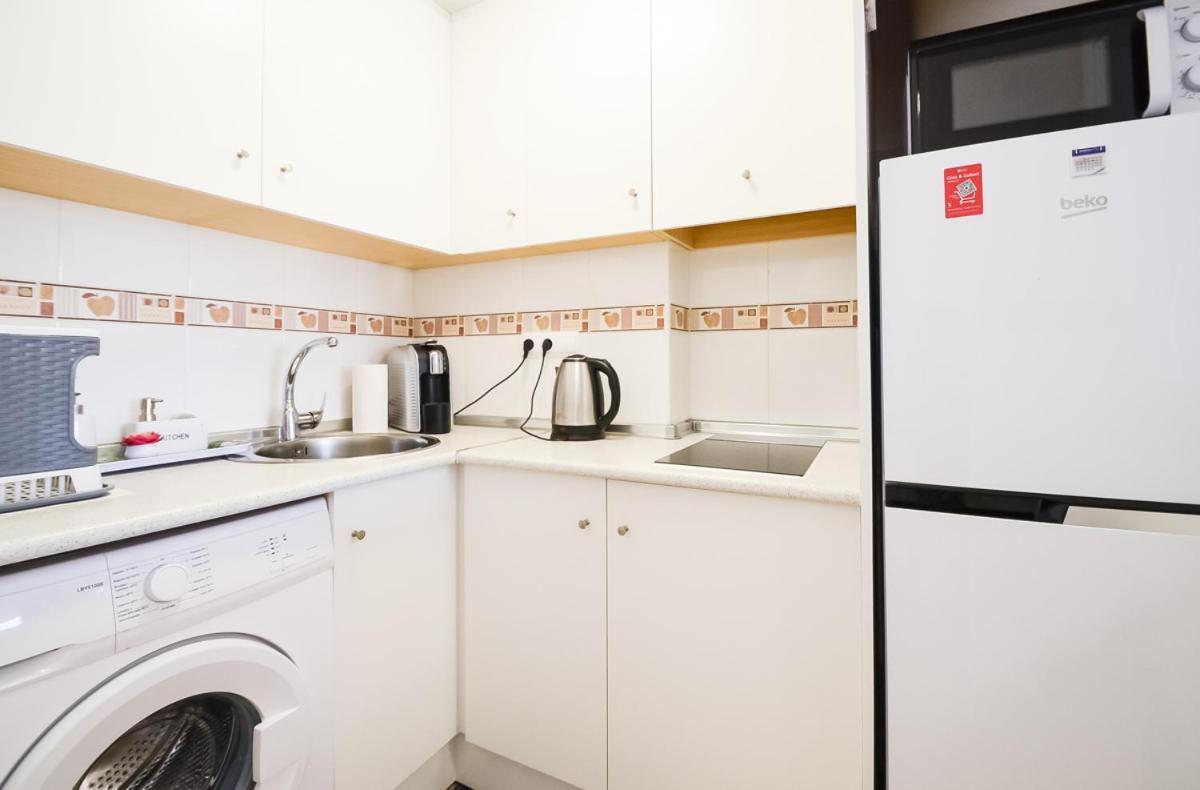 Schoene Wohnung Mit Pool , Wi-Fi Und Privat Garage Torrevieja Ngoại thất bức ảnh