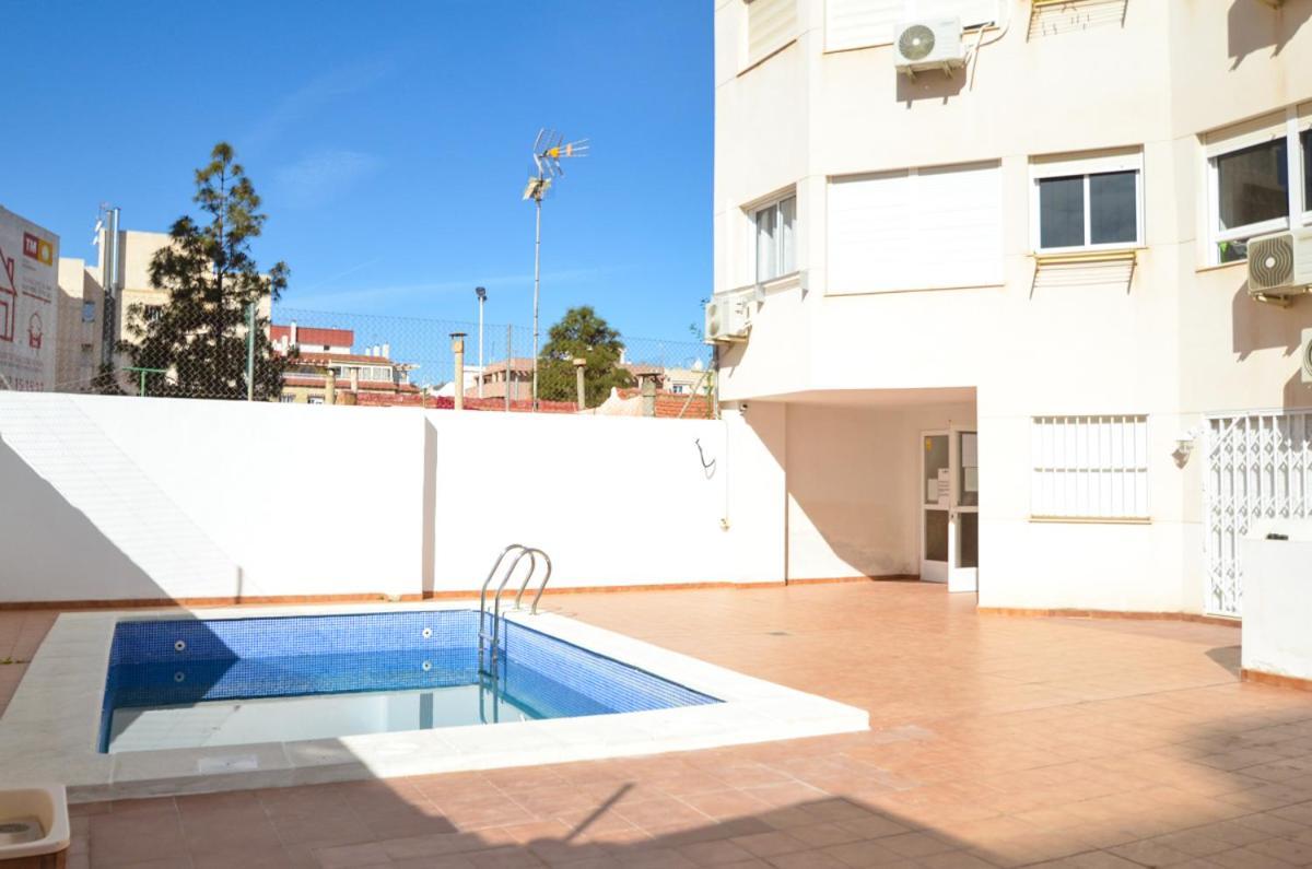 Schoene Wohnung Mit Pool , Wi-Fi Und Privat Garage Torrevieja Ngoại thất bức ảnh
