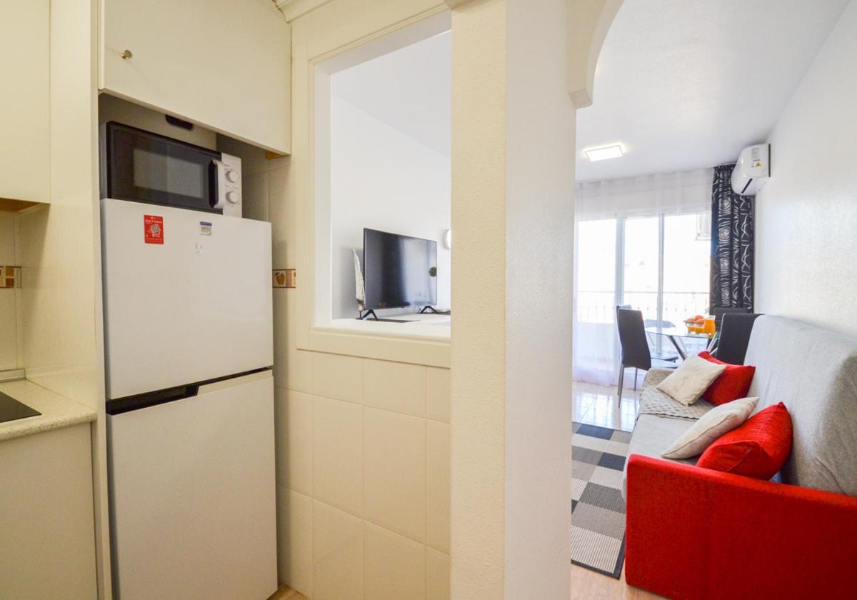Schoene Wohnung Mit Pool , Wi-Fi Und Privat Garage Torrevieja Ngoại thất bức ảnh