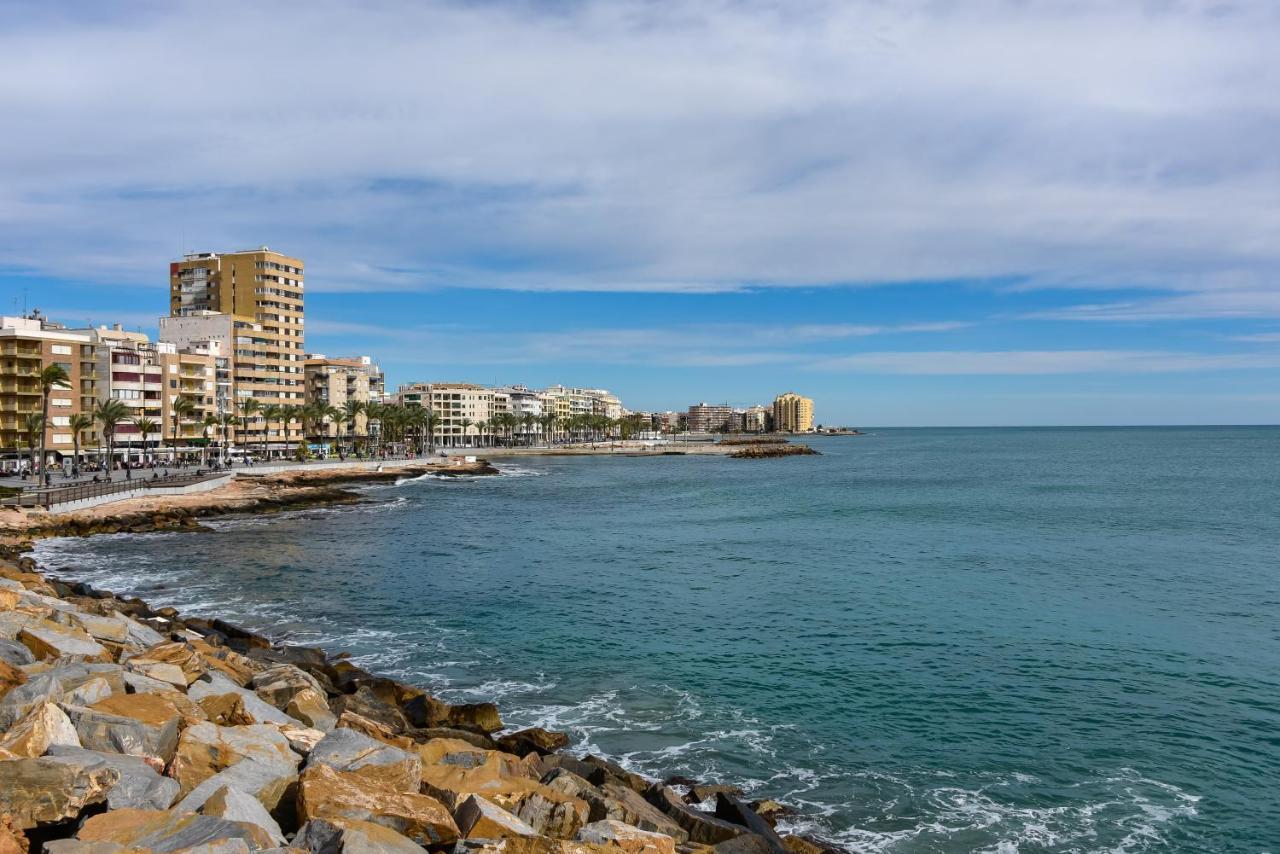 Schoene Wohnung Mit Pool , Wi-Fi Und Privat Garage Torrevieja Ngoại thất bức ảnh